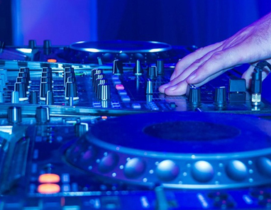 choosing a dj for your party