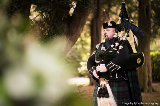 Andrew Brian - Highland Bagpiper